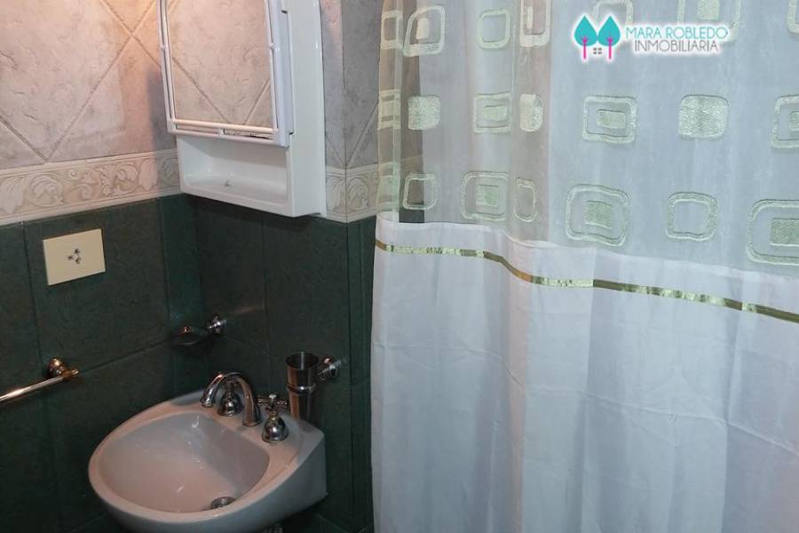 Valeria del Mar,Buenos Aires,Argentina,3 Bedrooms Bedrooms,2 BathroomsBathrooms,Casas,EL CANO ,5936