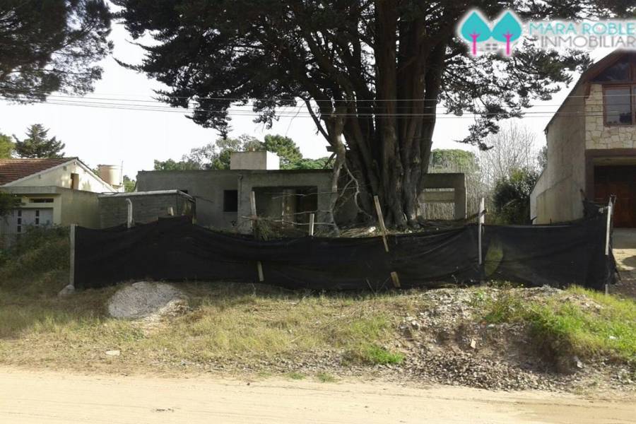 Villa Gesell,Buenos Aires,Argentina,3 Bedrooms Bedrooms,2 BathroomsBathrooms,Casas,AV 8 ENTRE 118 Y 120,6145