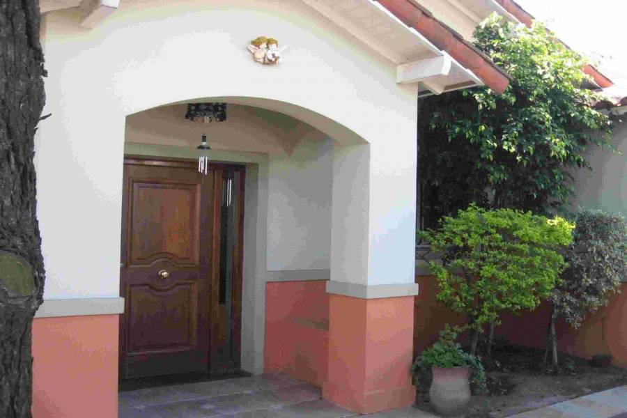 Moron,Buenos Aires,Argentina,2 Bedrooms Bedrooms,1 BañoBathrooms,Casas,MAXIMO PAZ ,6158