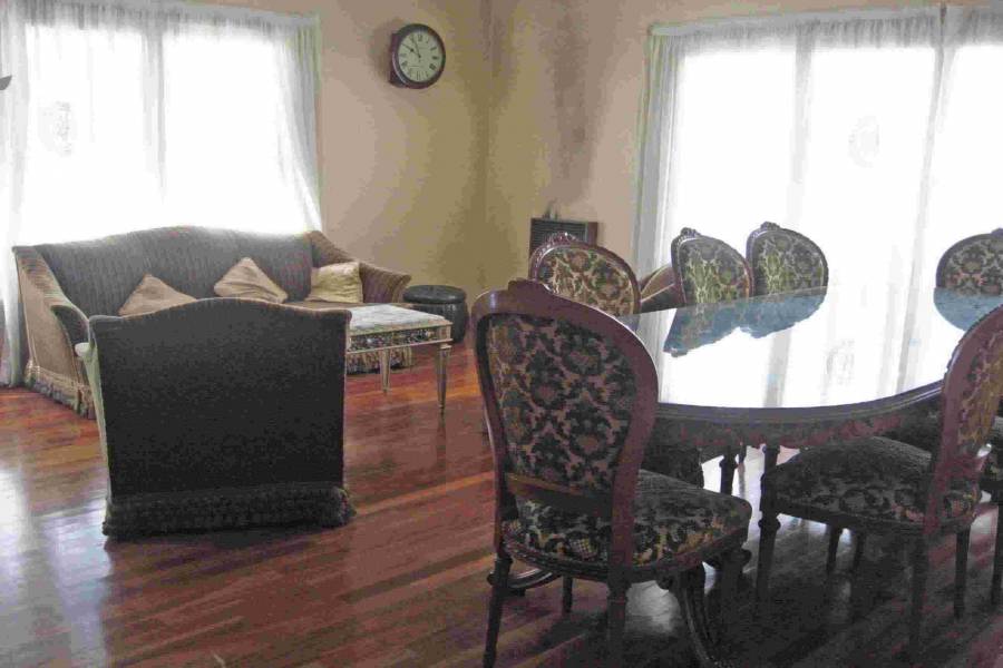 Moron,Buenos Aires,Argentina,2 Bedrooms Bedrooms,1 BañoBathrooms,Casas,MAXIMO PAZ ,6158