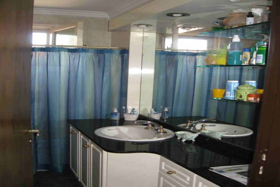 Moron,Buenos Aires,Argentina,2 Bedrooms Bedrooms,1 BañoBathrooms,Casas,MAXIMO PAZ ,6158