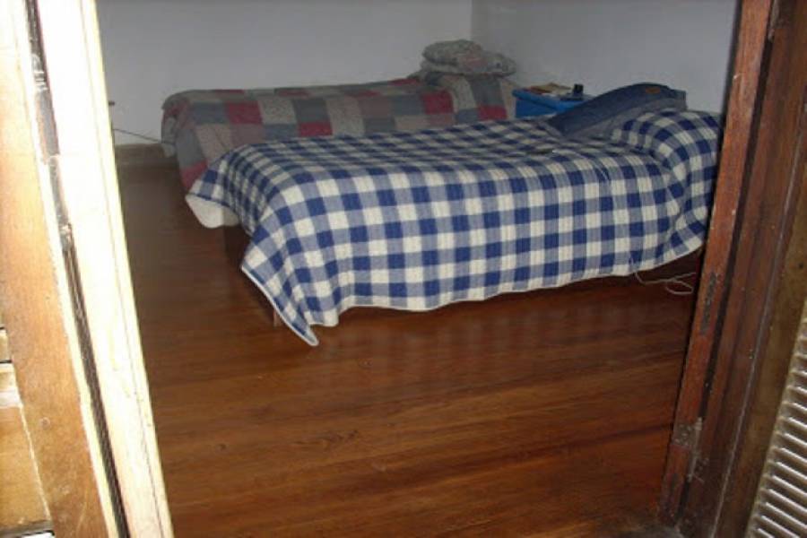 Flores,Capital Federal,Argentina,2 Bedrooms Bedrooms,1 BañoBathrooms,Casas,ZUVIRIA ,6161