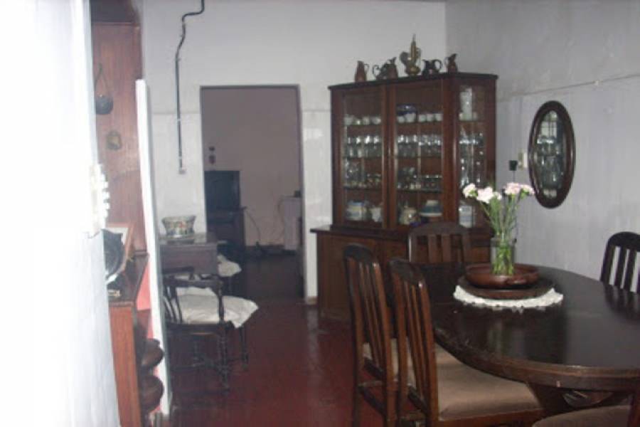 Flores,Capital Federal,Argentina,2 Bedrooms Bedrooms,1 BañoBathrooms,Casas,ZUVIRIA ,6161