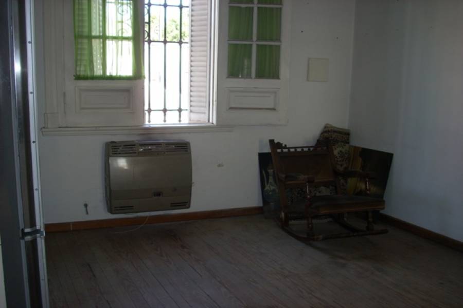 Flores,Capital Federal,Argentina,2 Bedrooms Bedrooms,1 BañoBathrooms,Casas,TANDIL,6187