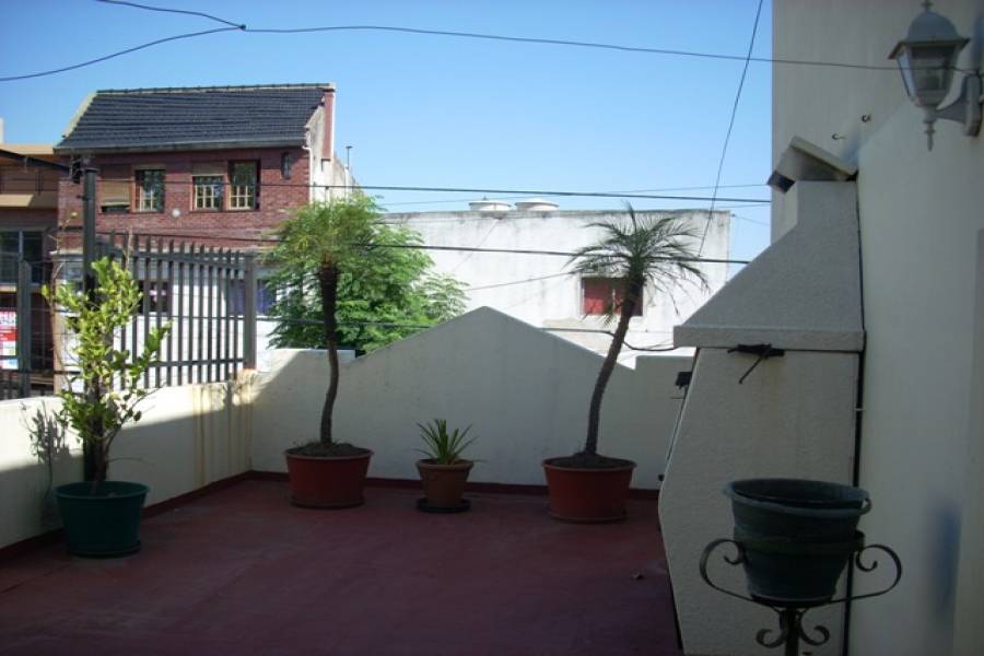 Flores,Capital Federal,Argentina,2 Bedrooms Bedrooms,1 BañoBathrooms,Casas,TANDIL,6187