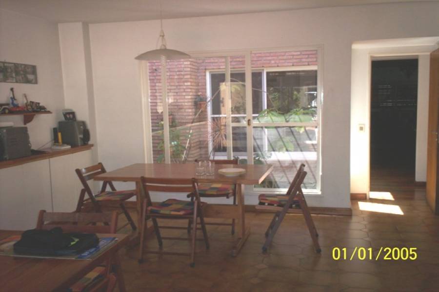 Flores,Capital Federal,Argentina,3 Bedrooms Bedrooms,2 BathroomsBathrooms,Casas,RIVERA INDARTE ,6198