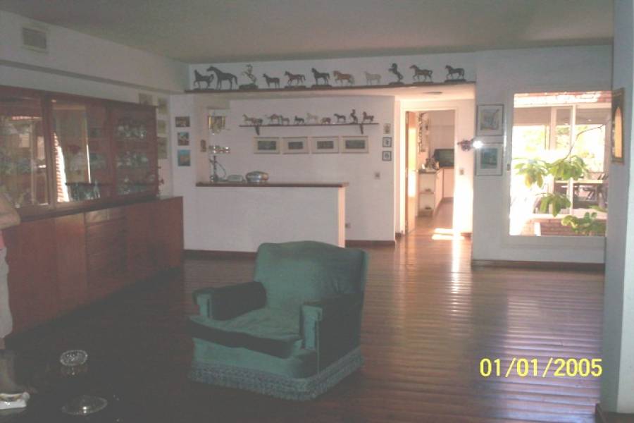 Flores,Capital Federal,Argentina,3 Bedrooms Bedrooms,2 BathroomsBathrooms,Casas,RIVERA INDARTE ,6198