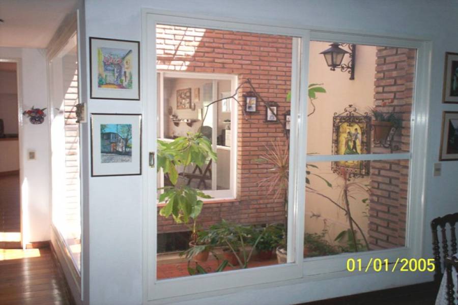 Flores,Capital Federal,Argentina,3 Bedrooms Bedrooms,2 BathroomsBathrooms,Casas,RIVERA INDARTE ,6198