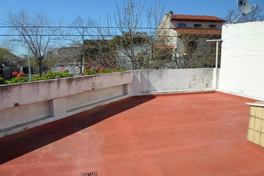 Flores,Capital Federal,Argentina,2 Bedrooms Bedrooms,1 BañoBathrooms,Casas,LAUTARO AL 1000,6216