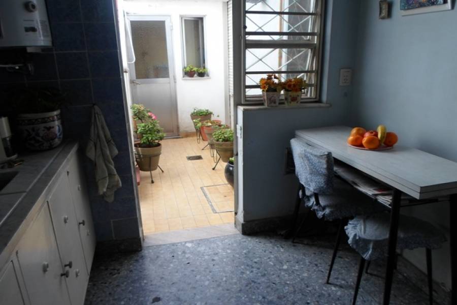 Flores,Capital Federal,Argentina,2 Bedrooms Bedrooms,1 BañoBathrooms,Casas,LAUTARO AL 1000,6216