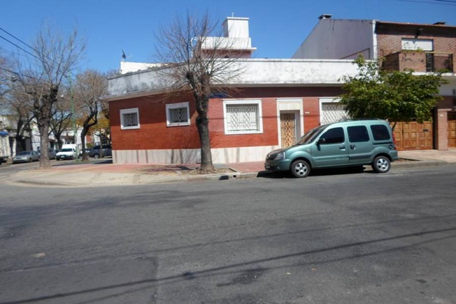 Flores,Capital Federal,Argentina,2 Bedrooms Bedrooms,1 BañoBathrooms,Casas,LAUTARO AL 1000,6216