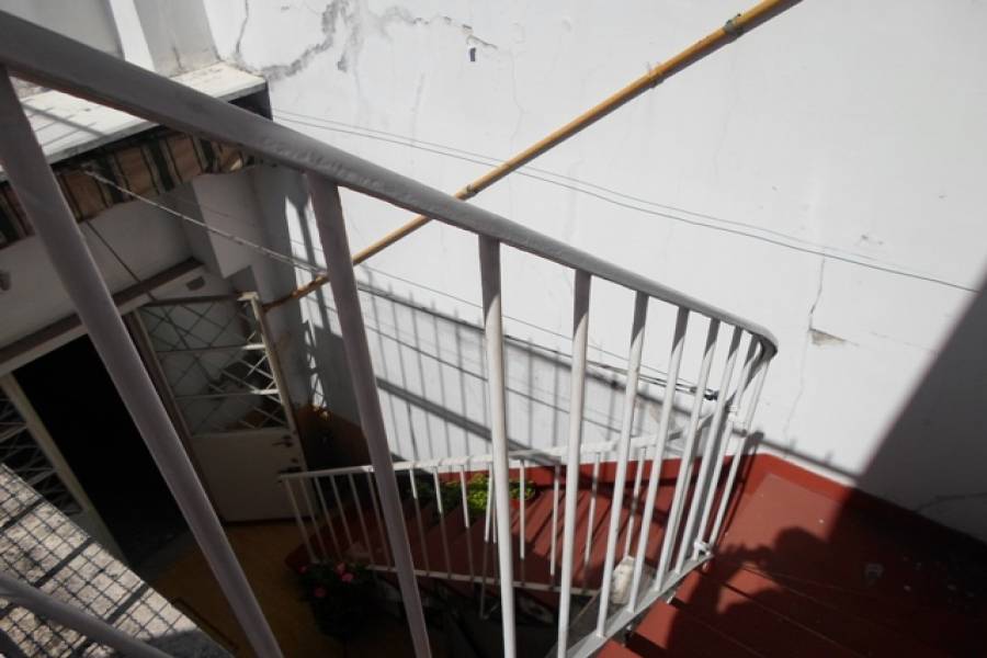 Flores,Capital Federal,Argentina,2 Bedrooms Bedrooms,1 BañoBathrooms,Casas,LAUTARO AL 1000,6216