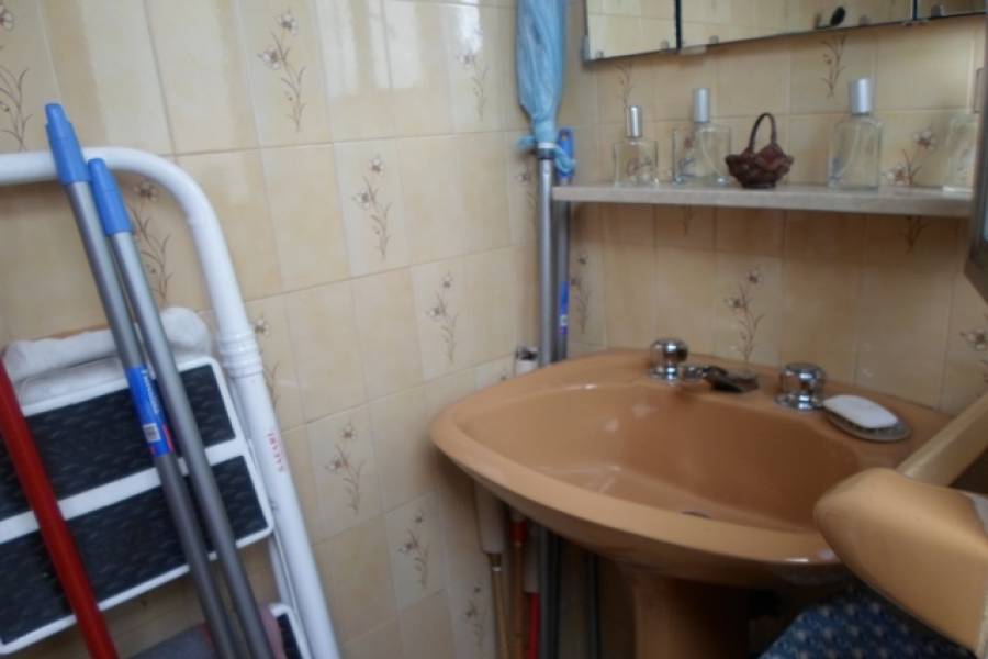 Flores,Capital Federal,Argentina,2 Bedrooms Bedrooms,1 BañoBathrooms,Casas,LAUTARO AL 1000,6216