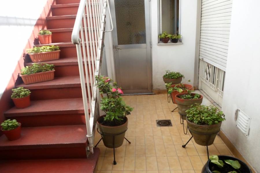 Flores,Capital Federal,Argentina,2 Bedrooms Bedrooms,1 BañoBathrooms,Casas,LAUTARO AL 1000,6216