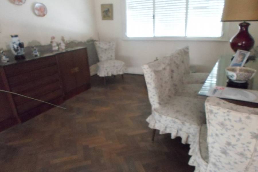Flores,Capital Federal,Argentina,2 Bedrooms Bedrooms,1 BañoBathrooms,Casas,LAUTARO AL 1000,6216