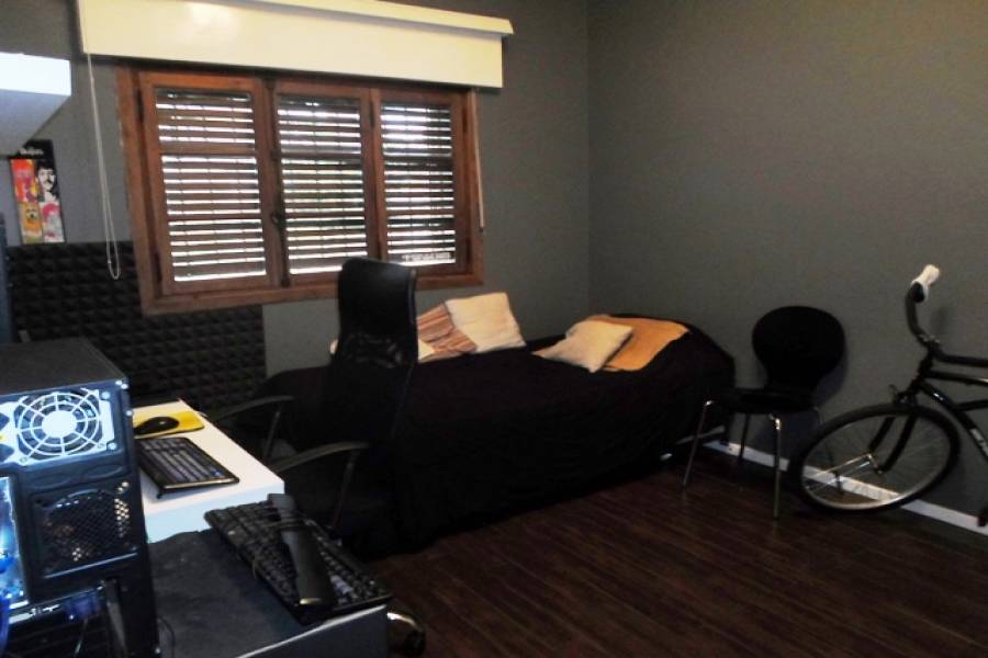 Villa Luro,Capital Federal,Argentina,2 Bedrooms Bedrooms,1 BañoBathrooms,Casas,IRIGOYEN ,6233