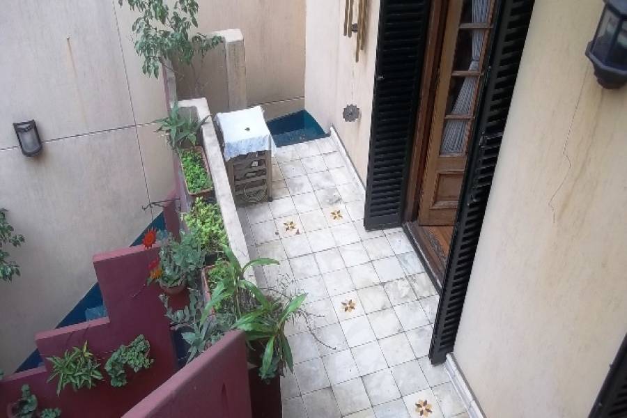 Flores,Capital Federal,Argentina,3 Bedrooms Bedrooms,1 BañoBathrooms,Casas,YERBAL ,6242