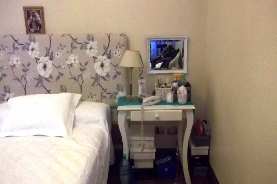 Flores,Capital Federal,Argentina,3 Bedrooms Bedrooms,1 BañoBathrooms,Casas,YERBAL ,6242