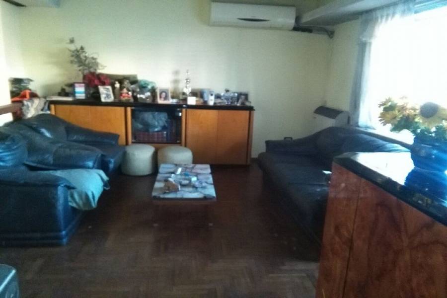 Flores,Capital Federal,Argentina,3 Bedrooms Bedrooms,1 BañoBathrooms,Casas,SAN PEDRITO ,6245