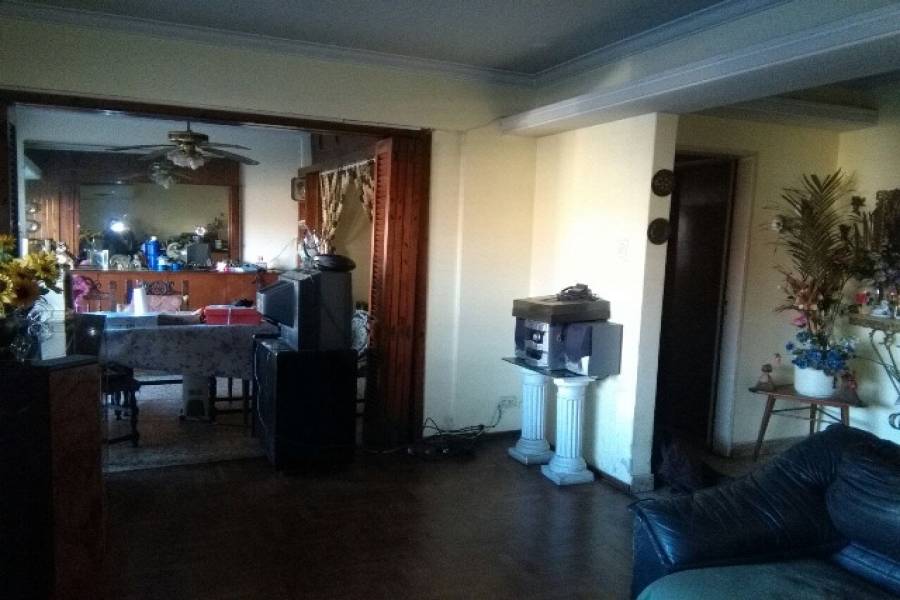 Flores,Capital Federal,Argentina,3 Bedrooms Bedrooms,1 BañoBathrooms,Casas,SAN PEDRITO ,6245