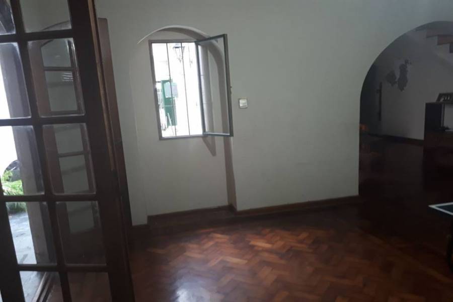 Flores,Capital Federal,Argentina,3 Bedrooms Bedrooms,2 BathroomsBathrooms,Casas,OLAYA,6249