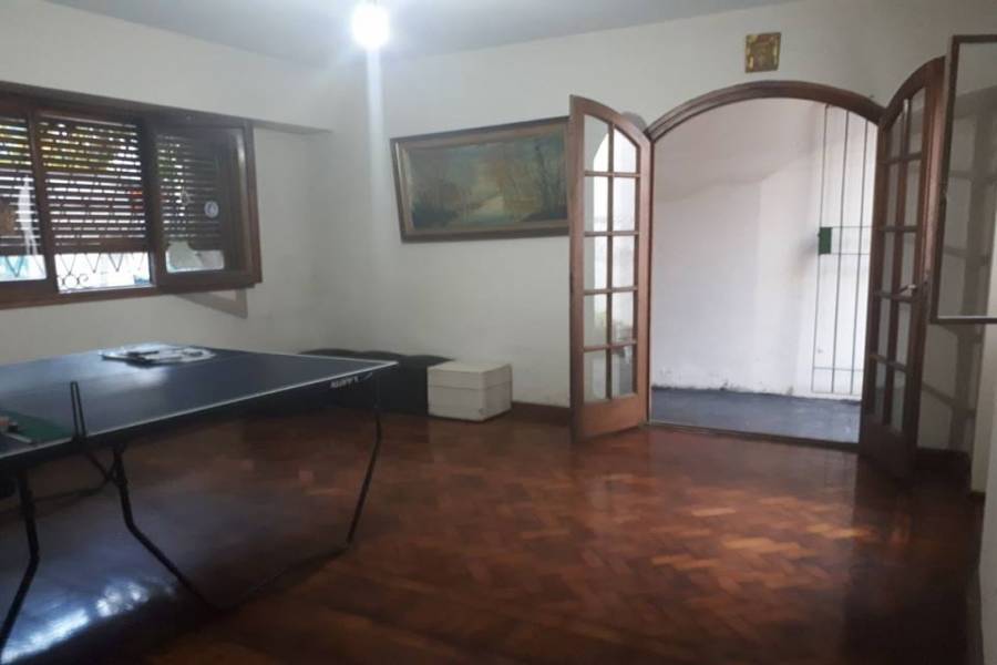 Flores,Capital Federal,Argentina,3 Bedrooms Bedrooms,2 BathroomsBathrooms,Casas,OLAYA,6249