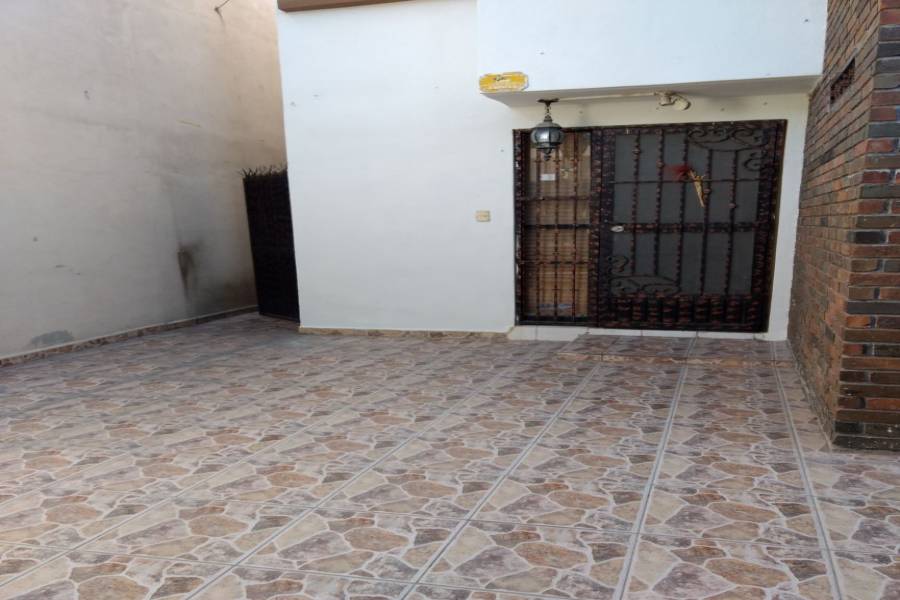 Apodaca,Nuevo León,Mexico,3 Bedrooms Bedrooms,1 BañoBathrooms,Casas,De la Crin,2,6299