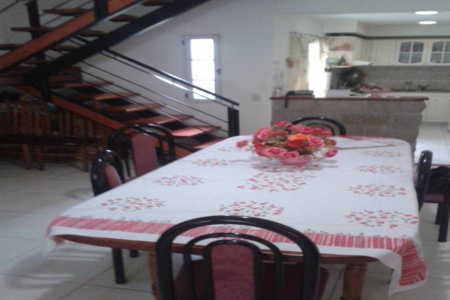 Floresta,Capital Federal,Argentina,2 Bedrooms Bedrooms,1 BañoBathrooms,PH Tipo Casa,ENSENADA ,6334