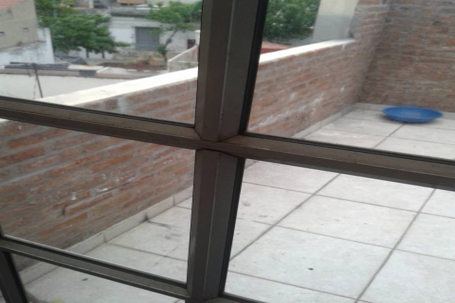 Floresta,Capital Federal,Argentina,2 Bedrooms Bedrooms,1 BañoBathrooms,PH Tipo Casa,ENSENADA ,6334