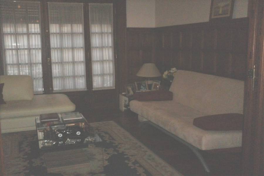 Flores,Capital Federal,Argentina,2 Bedrooms Bedrooms,1 BañoBathrooms,PH Tipo Casa,BACACAY ,6345