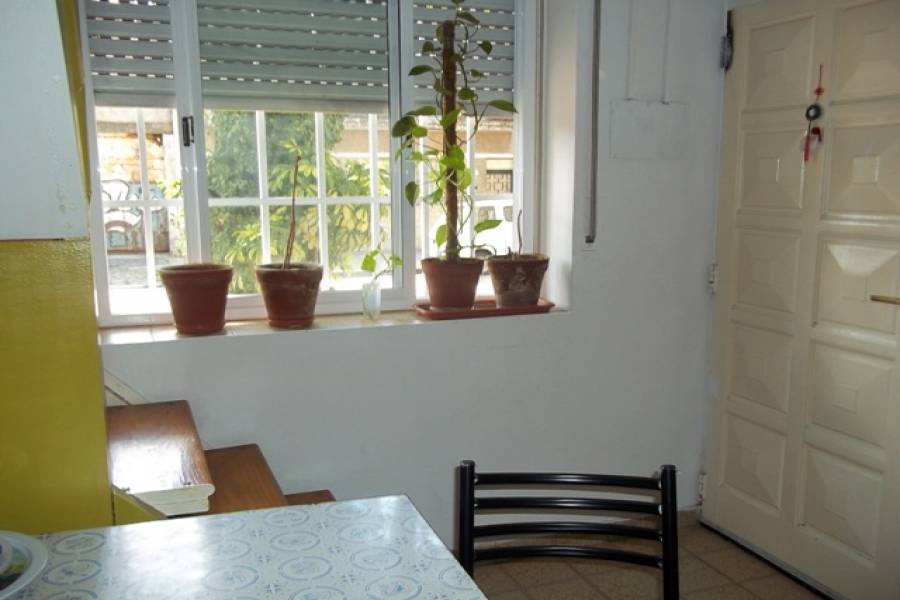 La Paternal,Capital Federal,Argentina,2 Bedrooms Bedrooms,1 BañoBathrooms,PH Tipo Casa,BIARRITZ,6391