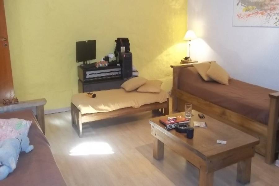 Flores,Capital Federal,Argentina,2 Bedrooms Bedrooms,1 BañoBathrooms,PH Tipo Casa,GREGORIO DE LAFERRERE,6399