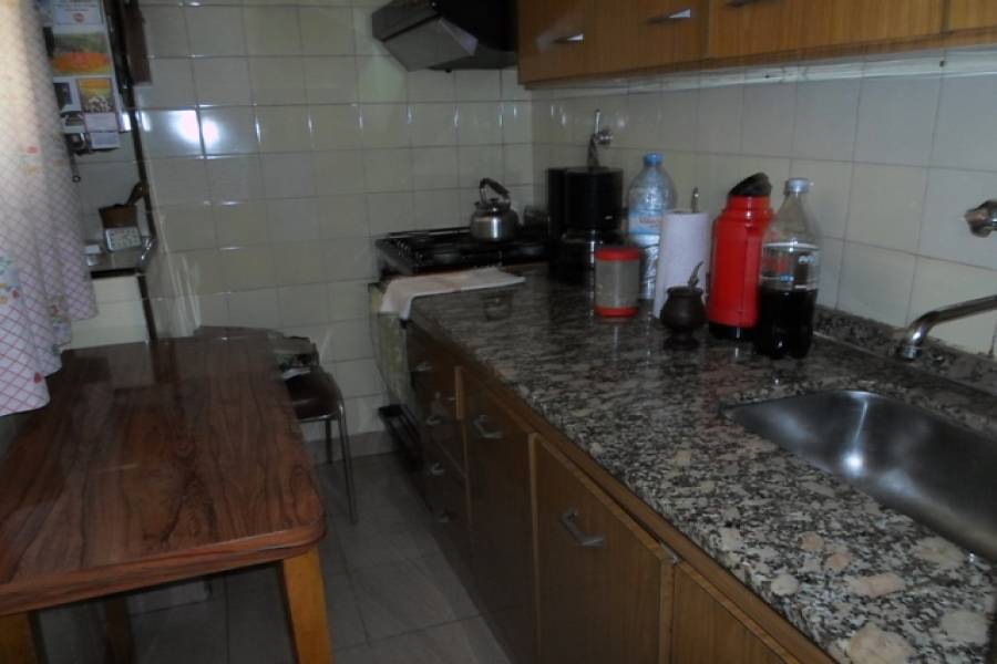 Flores,Capital Federal,Argentina,2 Bedrooms Bedrooms,1 BañoBathrooms,PH Tipo Casa,BACACAY,6415