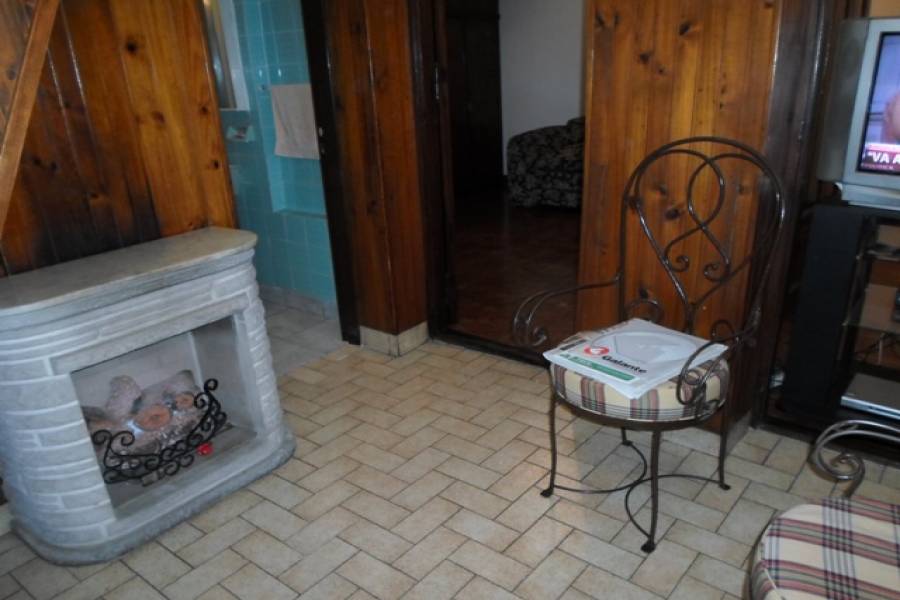 Flores,Capital Federal,Argentina,2 Bedrooms Bedrooms,1 BañoBathrooms,PH Tipo Casa,BACACAY,6415