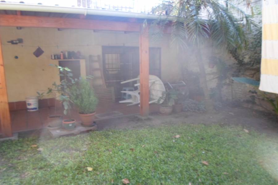 Las Flores,Buenos Aires,Argentina,2 Bedrooms Bedrooms,1 BañoBathrooms,PH Tipo Casa,RECUERO ,6420