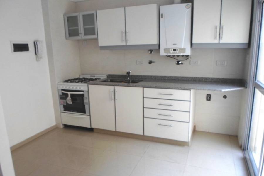 Parque Chacabuco,Capital Federal,Argentina,2 Bedrooms Bedrooms,1 BañoBathrooms,PH Tipo Casa,ALBARRACIN,6423