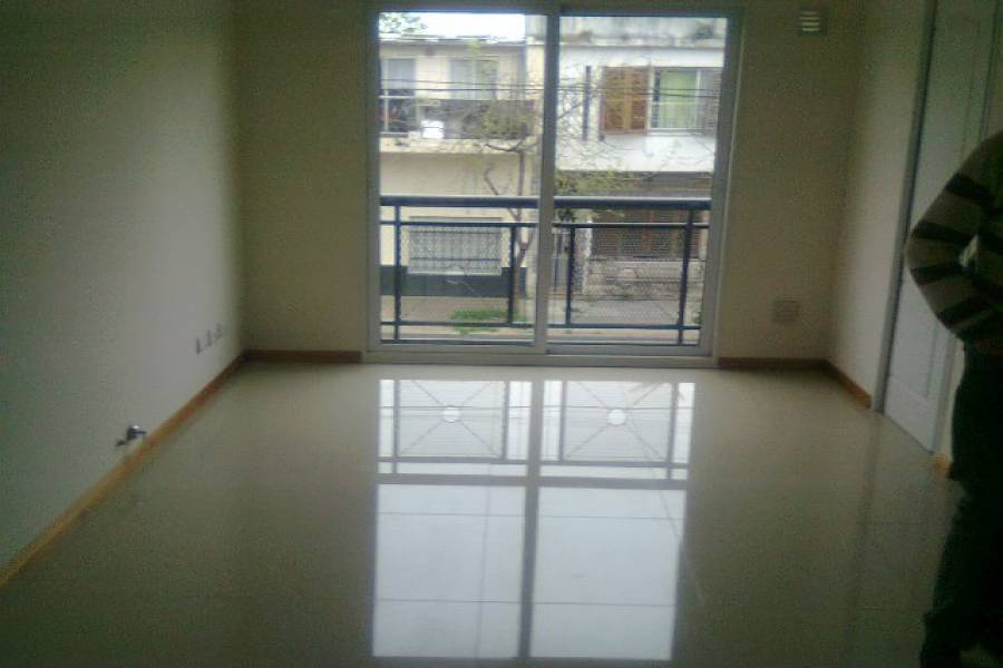 Velez Sarsfield,Capital Federal,Argentina,2 Bedrooms Bedrooms,1 BañoBathrooms,PH Tipo Casa,CESAR DIAZ ,6427