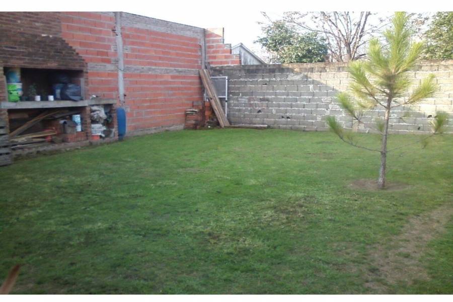 Rosario,Santa Fe,2 Habitaciones Habitaciones,1 BañoBaños,Casas,Colombres,1557