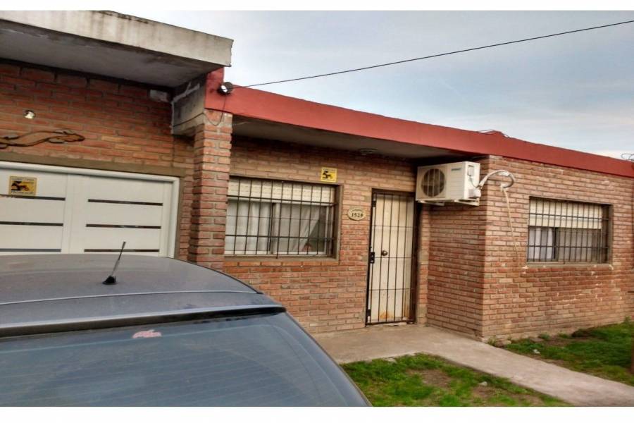 Rosario,Santa Fe,2 Habitaciones Habitaciones,1 BañoBaños,Casas,Colombres,1557