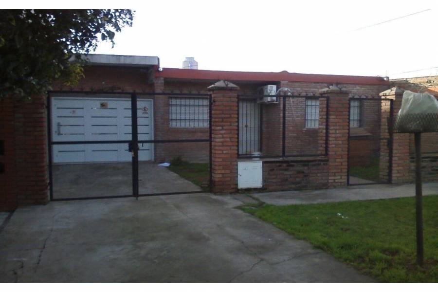 Rosario,Santa Fe,2 Habitaciones Habitaciones,1 BañoBaños,Casas,Colombres,1557