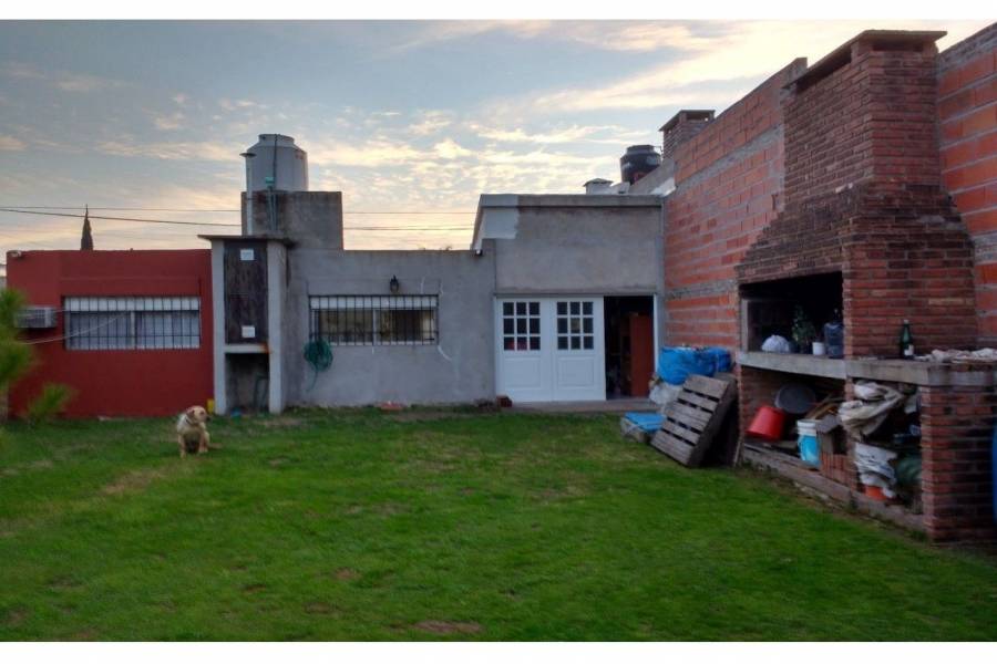 Rosario,Santa Fe,2 Habitaciones Habitaciones,1 BañoBaños,Casas,Colombres,1557