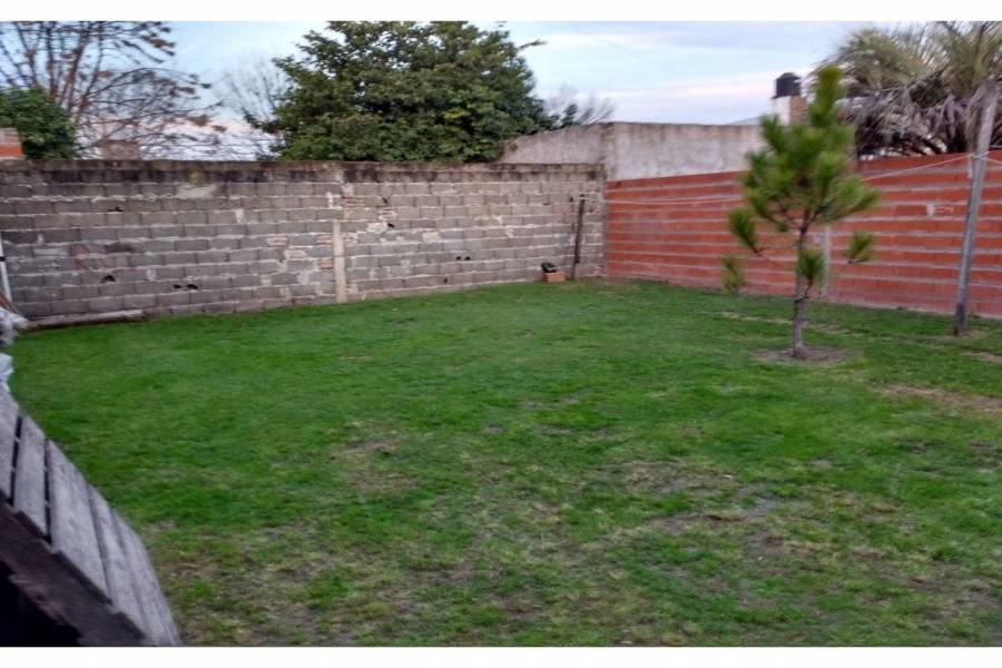 Rosario,Santa Fe,2 Habitaciones Habitaciones,1 BañoBaños,Casas,Colombres,1557