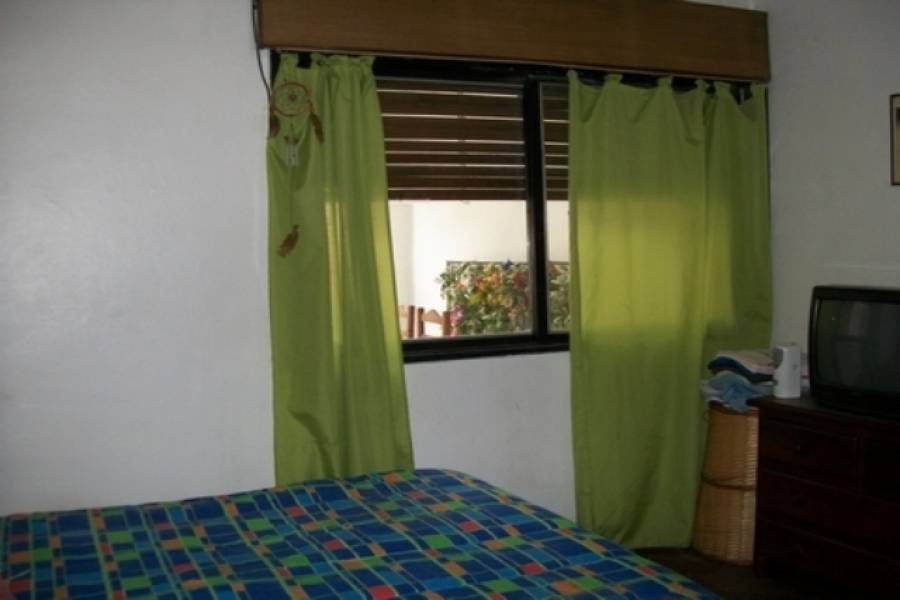 Flores,Capital Federal,Argentina,2 Bedrooms Bedrooms,1 BañoBathrooms,PH Tipo Casa,TERRERO,6466