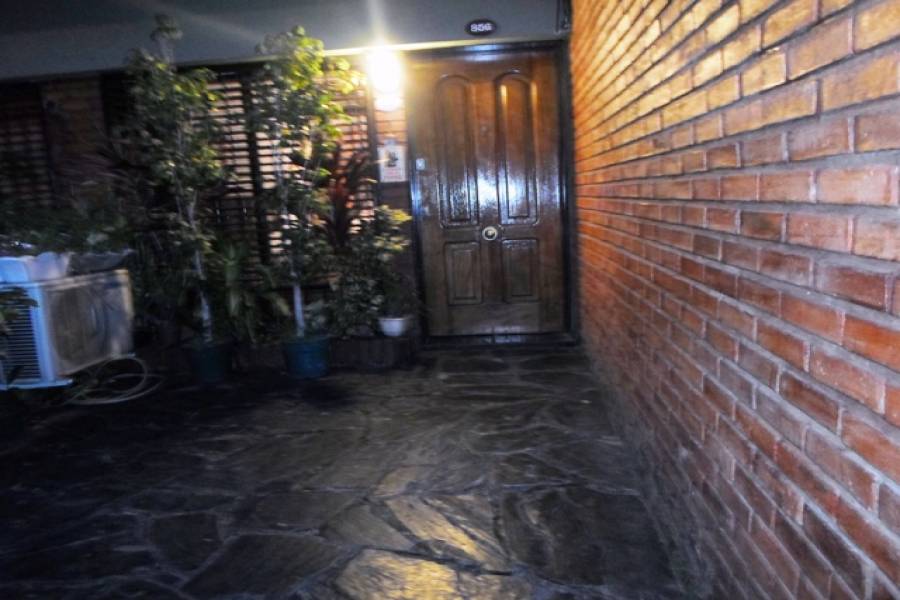 Flores,Capital Federal,Argentina,2 Bedrooms Bedrooms,1 BañoBathrooms,PH Tipo Casa,BUFANO,6474