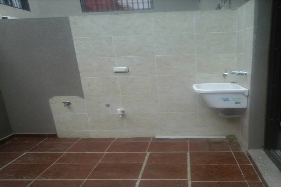Villa Luro,Capital Federal,Argentina,2 Bedrooms Bedrooms,1 BañoBathrooms,PH Tipo Casa,ARAUJO,6476
