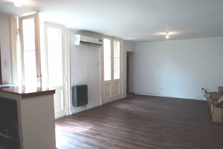 San Telmo,Capital Federal,Argentina,2 Bedrooms Bedrooms,1 BañoBathrooms,PH Tipo Casa,HUMBERTO PRIMO,6549