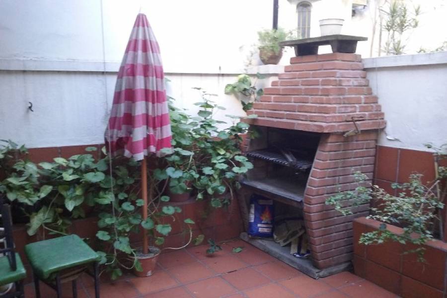 Flores,Capital Federal,Argentina,2 Bedrooms Bedrooms,1 BañoBathrooms,PH Tipo Casa,RAMON FALCON ,6555