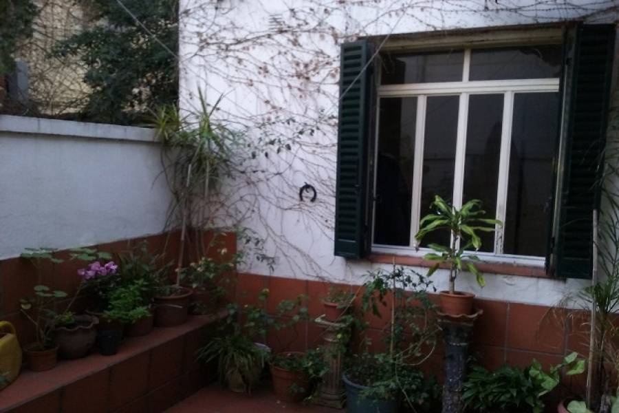 Flores,Capital Federal,Argentina,2 Bedrooms Bedrooms,1 BañoBathrooms,PH Tipo Casa,RAMON FALCON ,6555