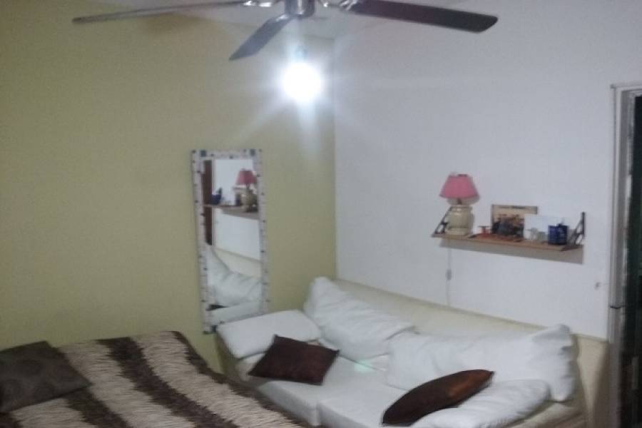 Parque Avellaneda,Capital Federal,Argentina,2 Bedrooms Bedrooms,4 BathroomsBathrooms,PH Tipo Casa,LA FACULTAD,6563
