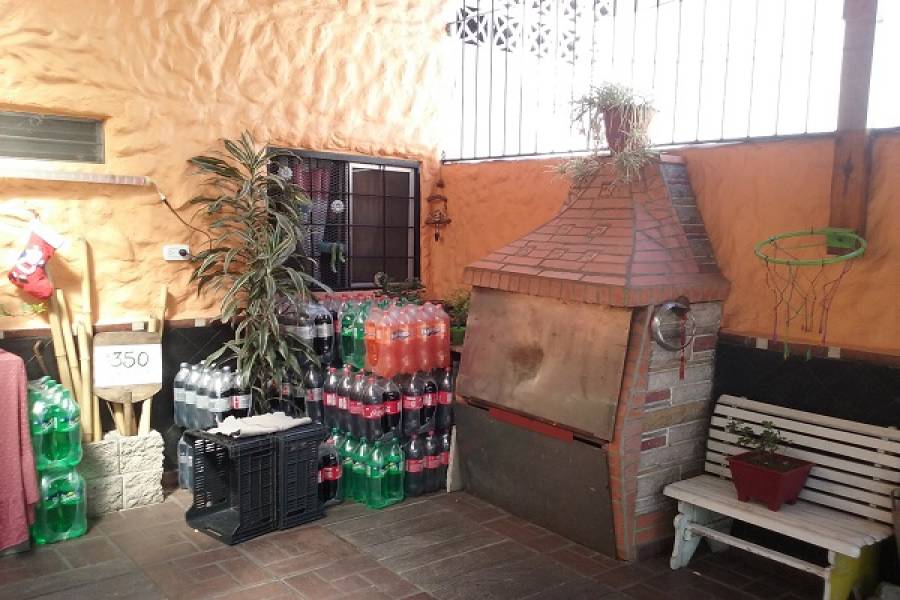 Parque Avellaneda,Capital Federal,Argentina,2 Bedrooms Bedrooms,4 BathroomsBathrooms,PH Tipo Casa,LA FACULTAD,6563